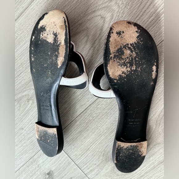 Giuseppe Zanotti Silver Metal Circle Flat Sandals size 37 - Picture 7 of 8